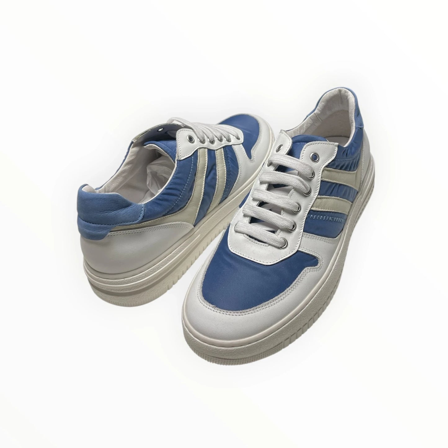 Pierrot Outlet lage sportieve heren sneakers in blauw en wit met vetersluiting en stevige zool