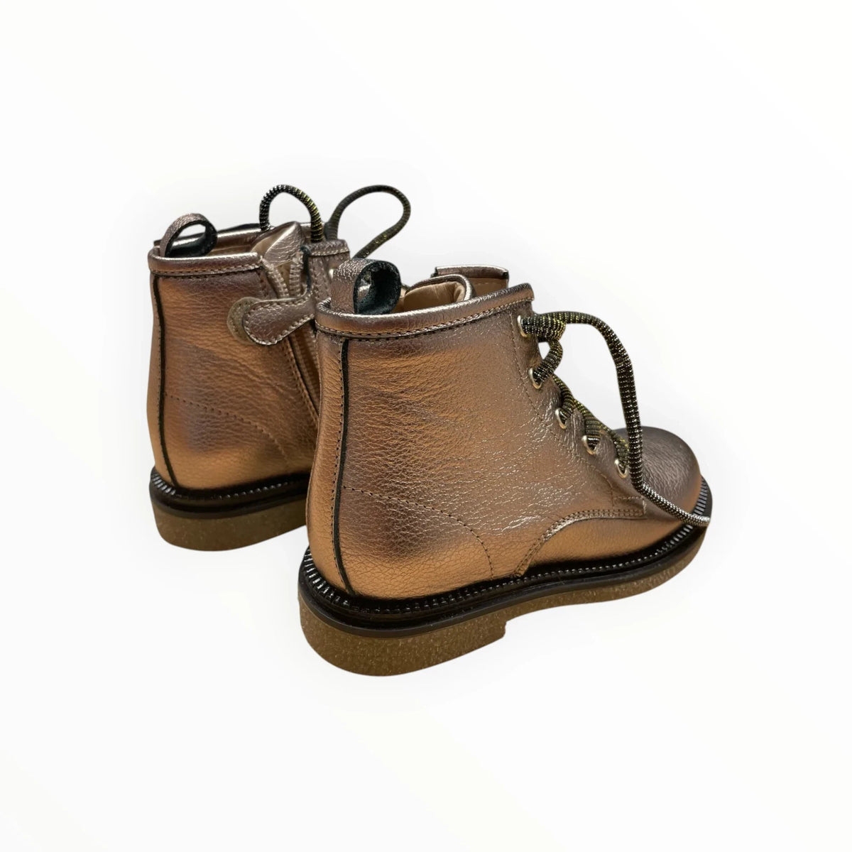 Pierrot Outlet metallic bronzen enkellaarsjes voor kinderen met veters en robuuste zool, zij- en achteraanzicht.