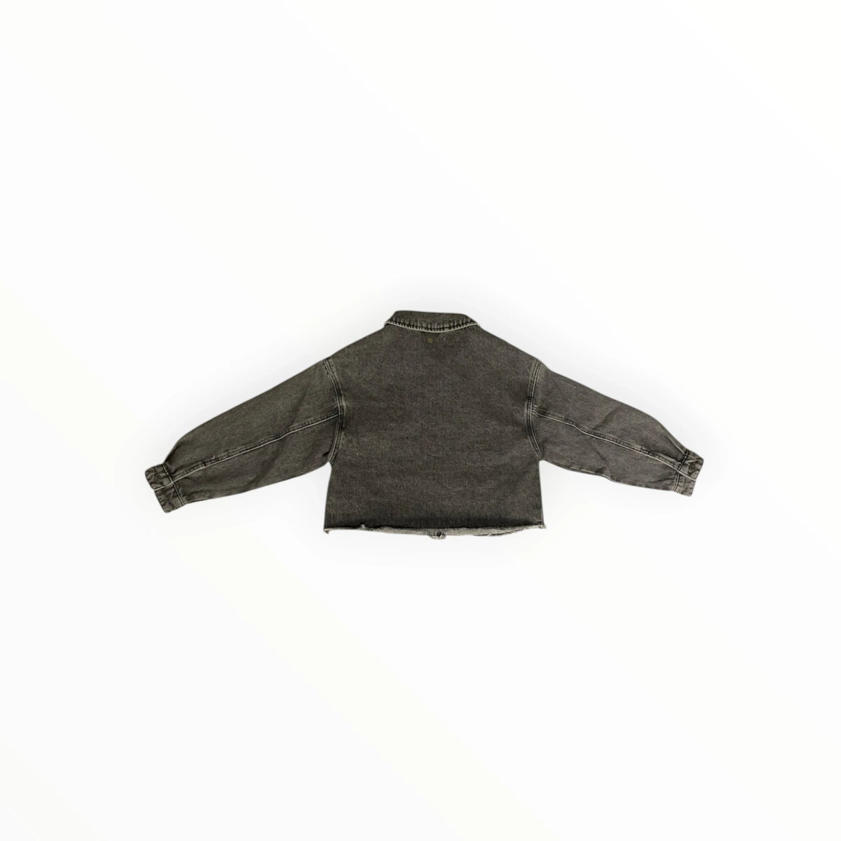 Pierrot Outlet grijs denim spijkerjasje voor dames met pofmouwen en een rafelige zoom, achterkant gezien.