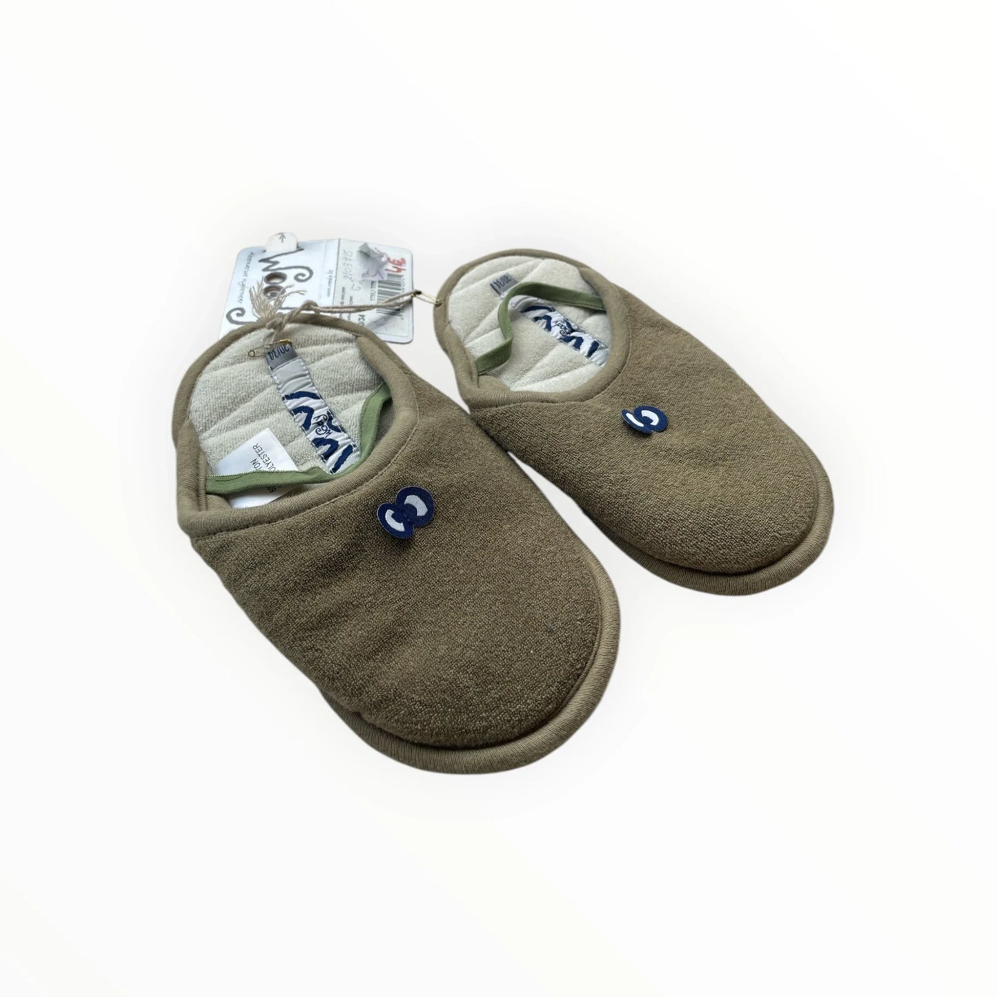 Pierrot Outlet heren pantoffels van groen textiel met decoratieve knopen en antislipzool. Comfortabel en warm.