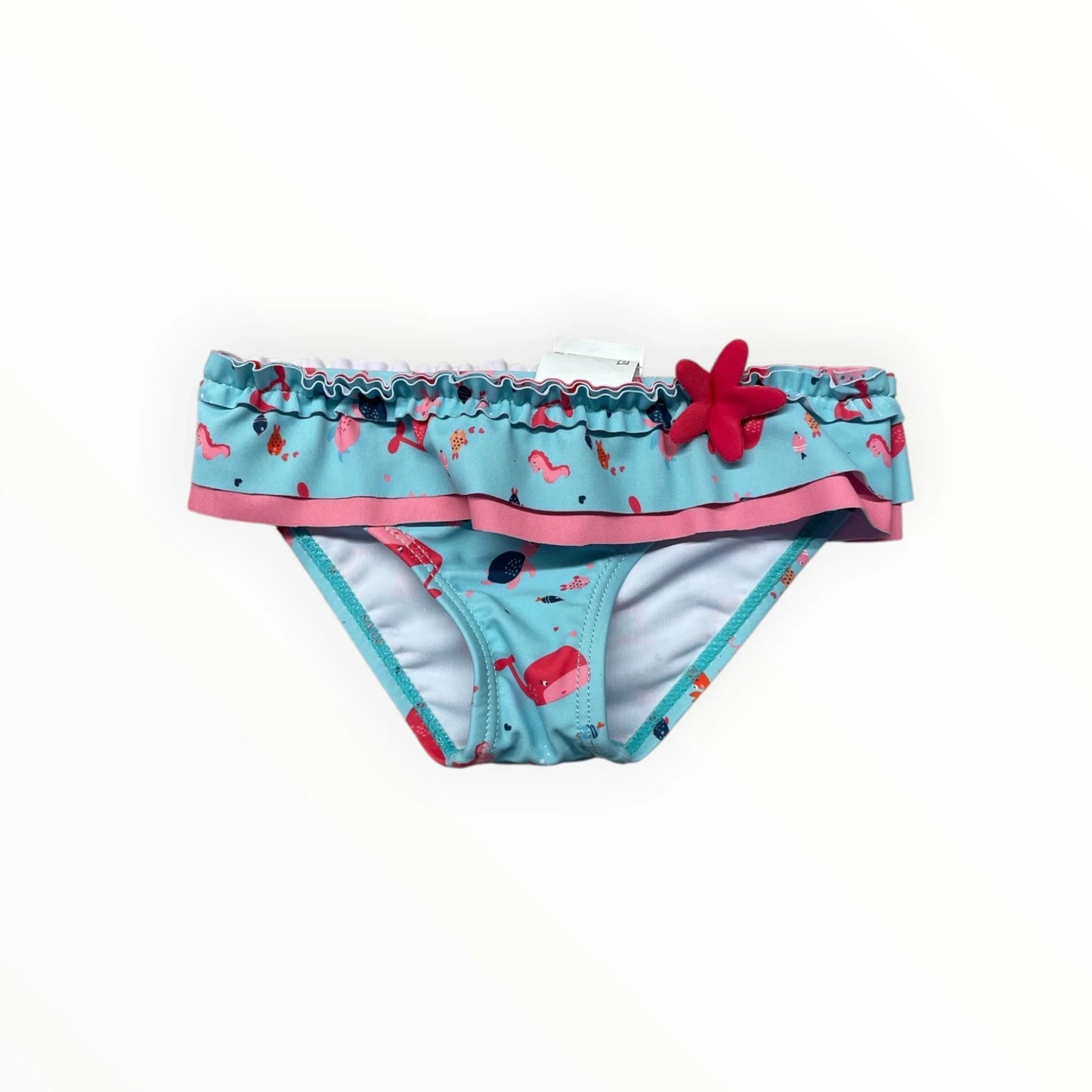 Pierrot Outlet lichtblauw bikinibroekje voor kinderen met zeedierenprint, roze ruches en rood zeester-detail.