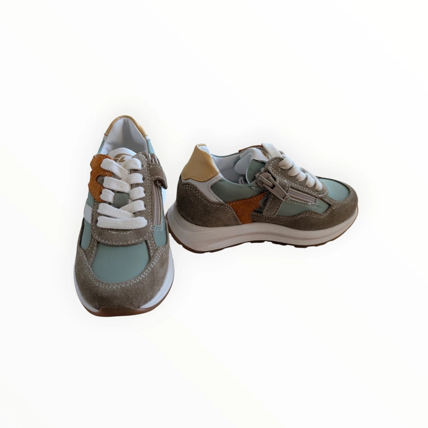 Pierrot Outlet kindersneakers in groen en bruin suède en textiel met rits en veters. Comfortabele en stijlvolle schoenen voor kinderen.