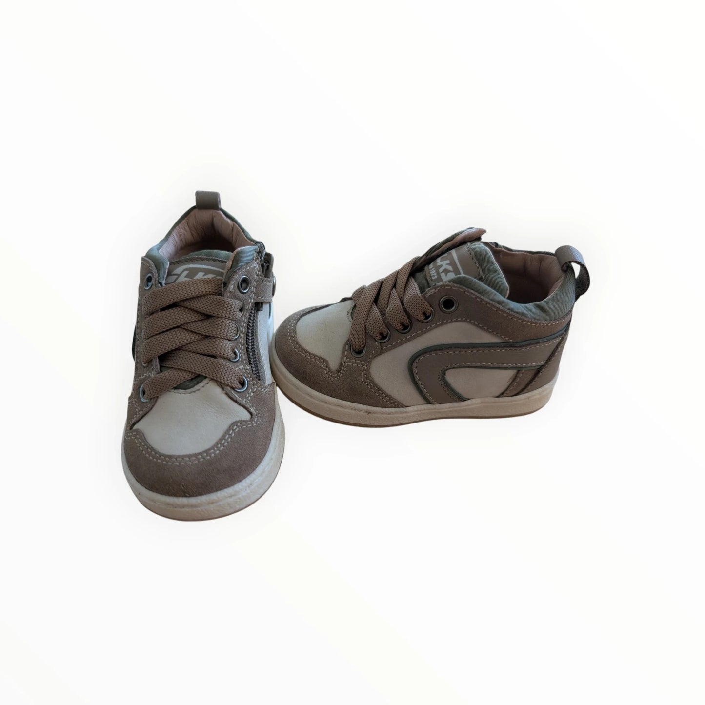 Pierrot Outlet LKS kindersneakers van suède en leer in beige en groen, met rits en veters