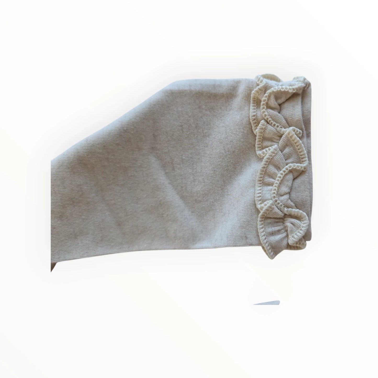 Pierrot Outlet beige meisjes jurk met lange mouwen en ruches, hoge hals, knoopsluiting achter.