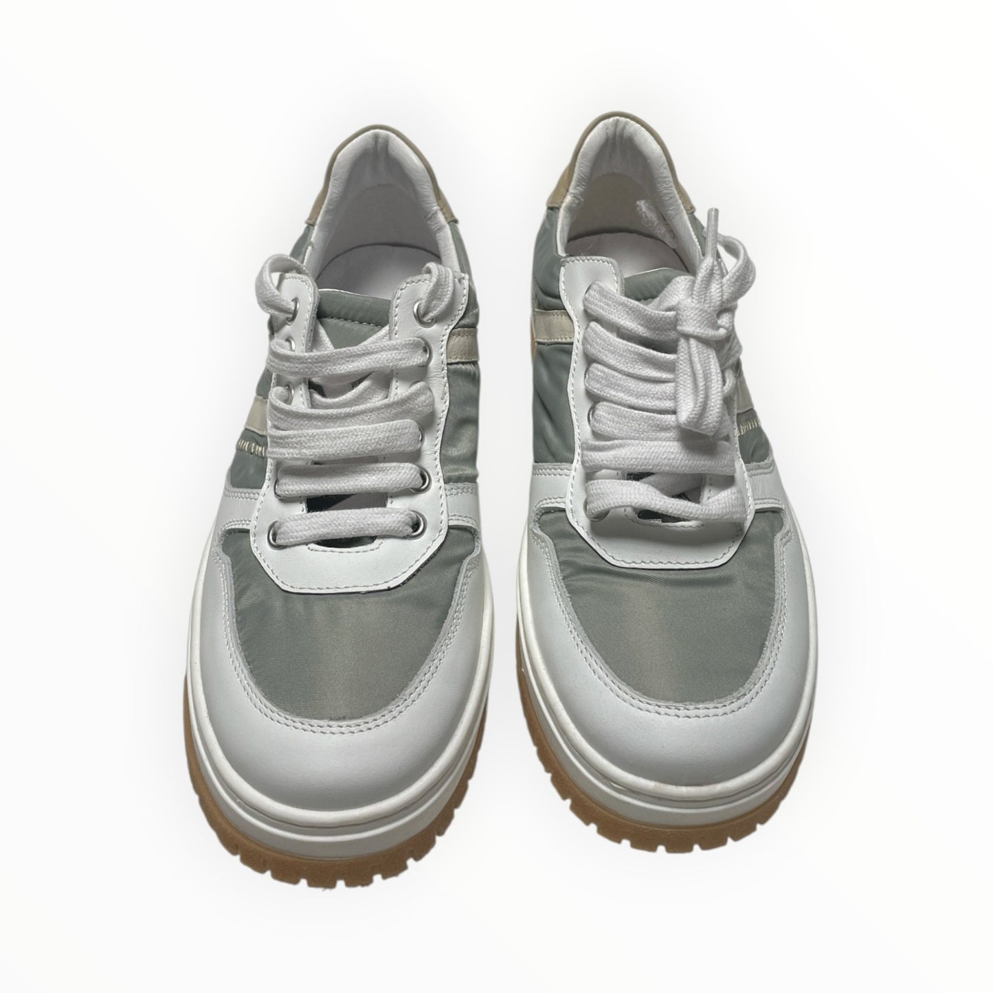Pierrot Outlet moderne lage sneakers in wit, grijs en beige met robuuste profielzool en vetersluiting