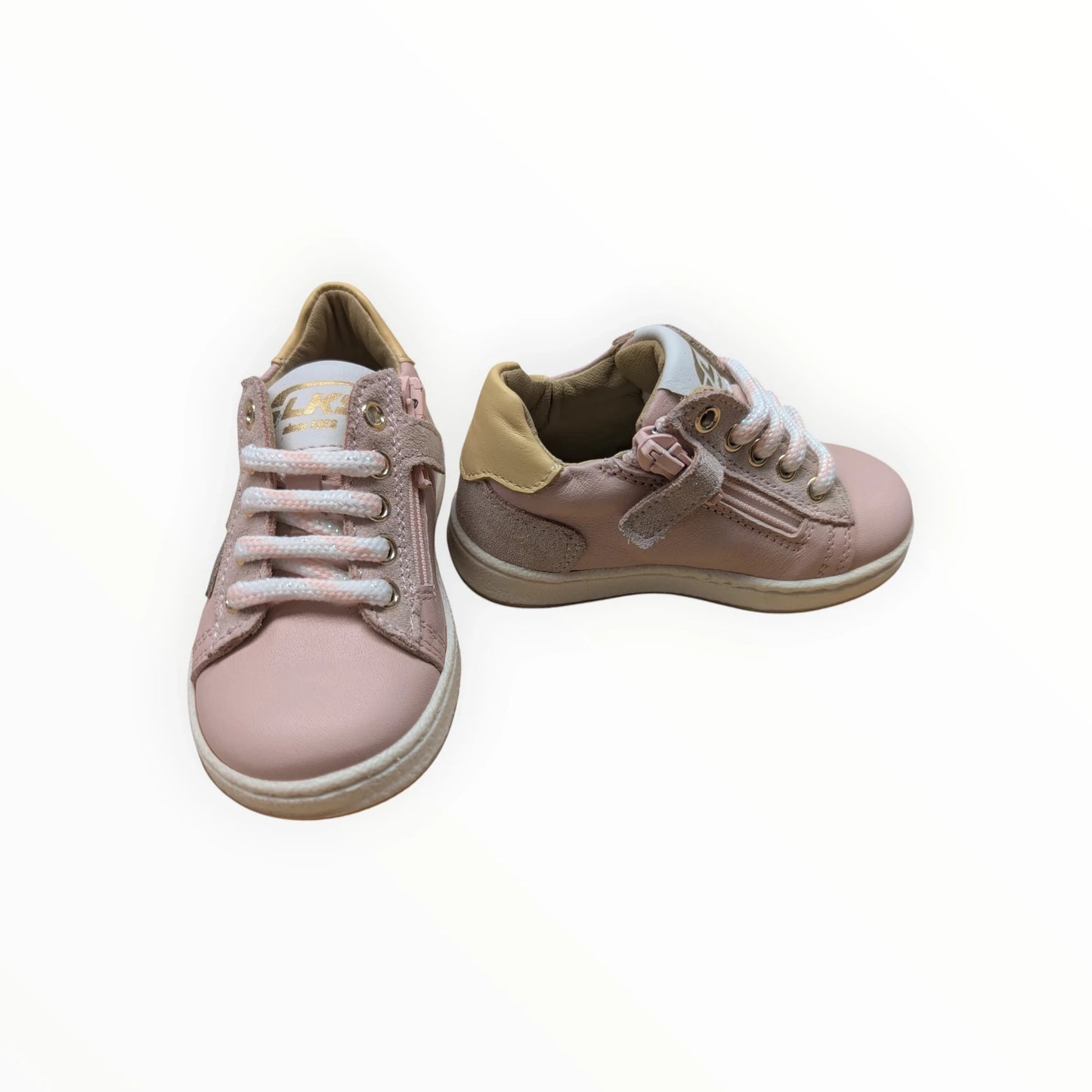 Pierrot Outlet roze leren en suède sneakers met veters, rits en glitterdetails voor kinderen.