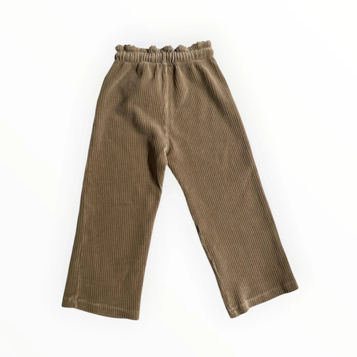 Pierrot Outlet taupekleurige corduroy broek met wijde pijpen en een comfortabele elastische tailleband.