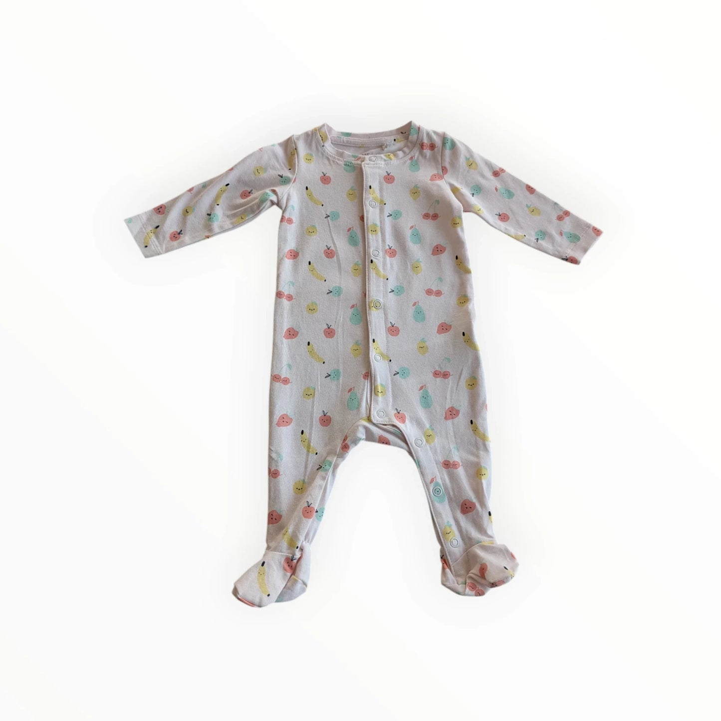 Pierrot Outlet baby pyjamapakje met lange mouwen en fruitprint in pastelkleuren. Gemaakt van katoen met drukknoopsluiting.