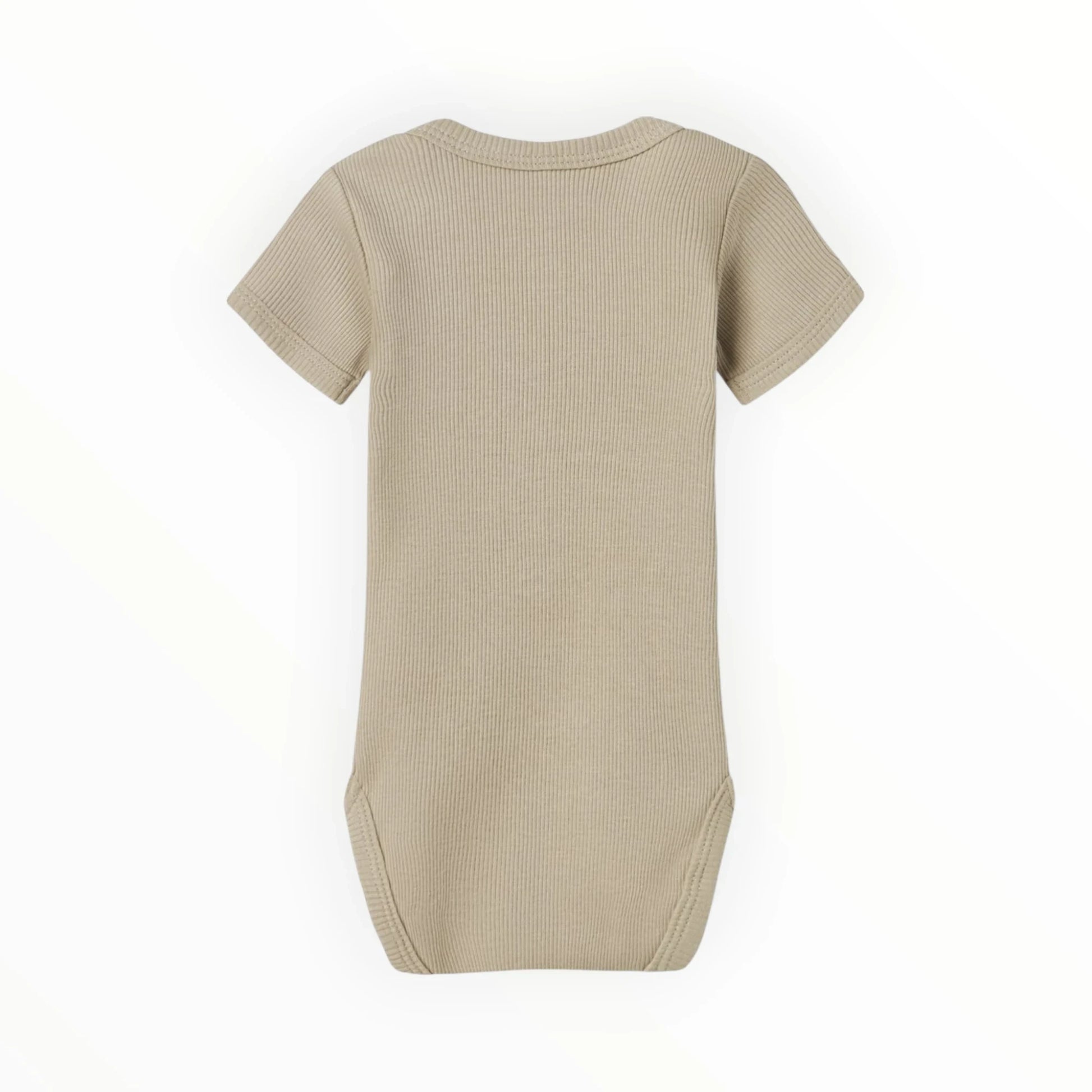 Pierrot Outlet set van drie baby rompertjes met korte mouwen in beige, blauw en donkerblauw. Gemaakt van zachte ribkatoen.