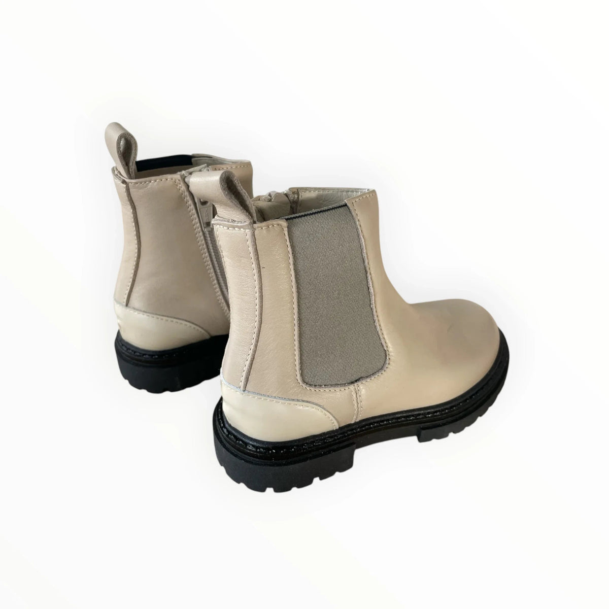 Pierrot Outlet beige Chelsea boots met elastisch zijpaneel en robuuste zwarte profielzool voor dames