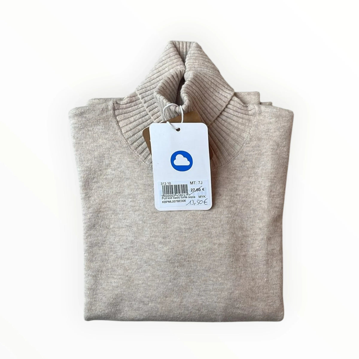 Pierrot Outlet beige gebreide coltrui met geribde hals en prijskaartje, elegant en comfortabel voor dames.