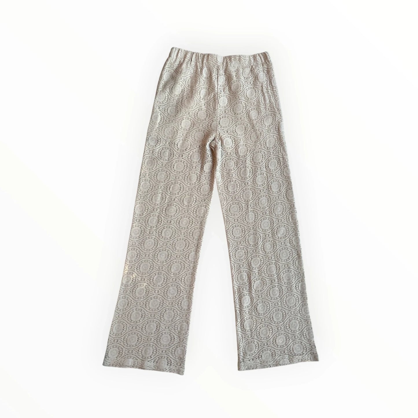 Pierrot Outlet beige kanten broek met wijde pijpen en geometrisch patroon, ideaal voor een zomerse look.