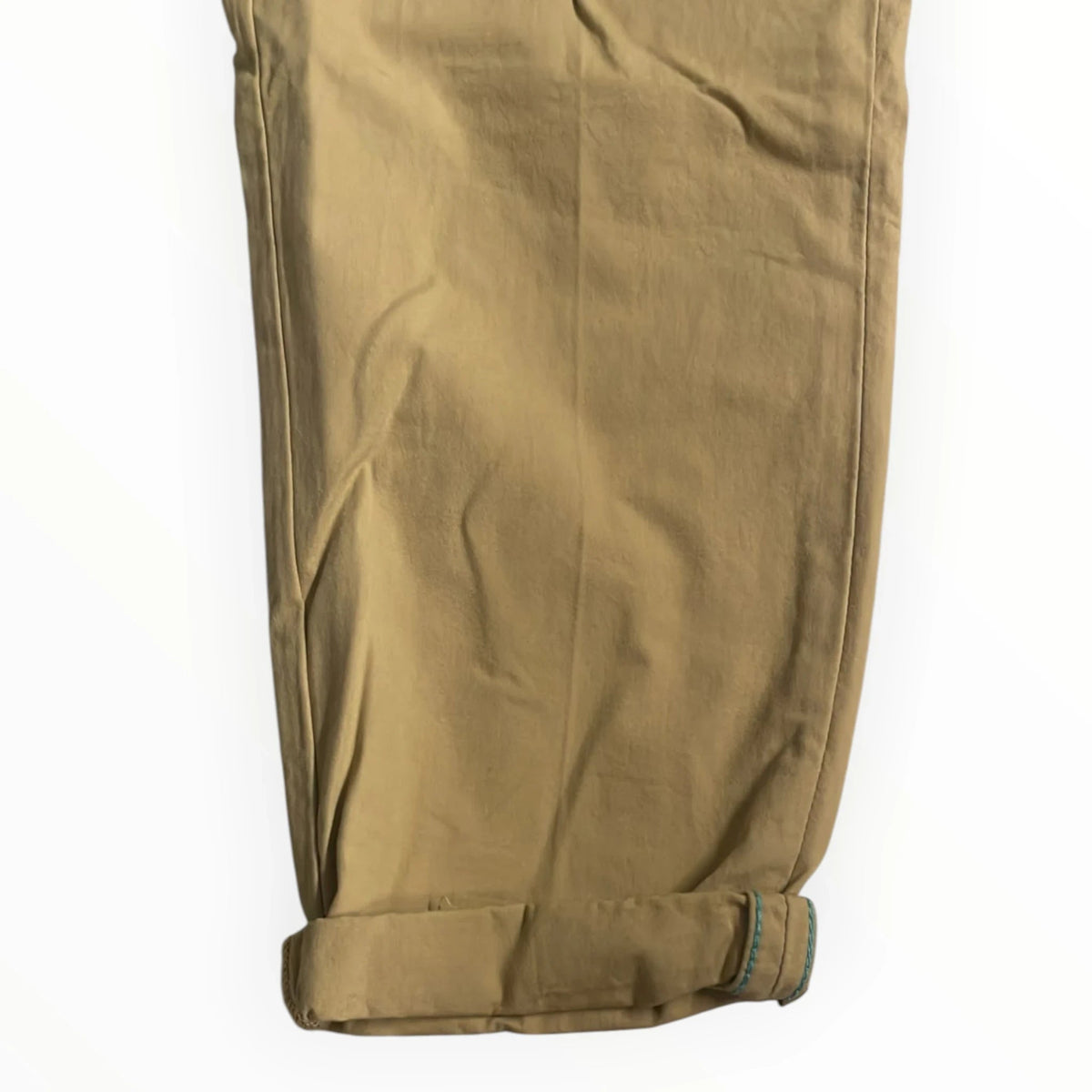 Pierrot Outlet beige katoenen chino broek met opgerolde broekspijp en subtiele blauwe stiksels