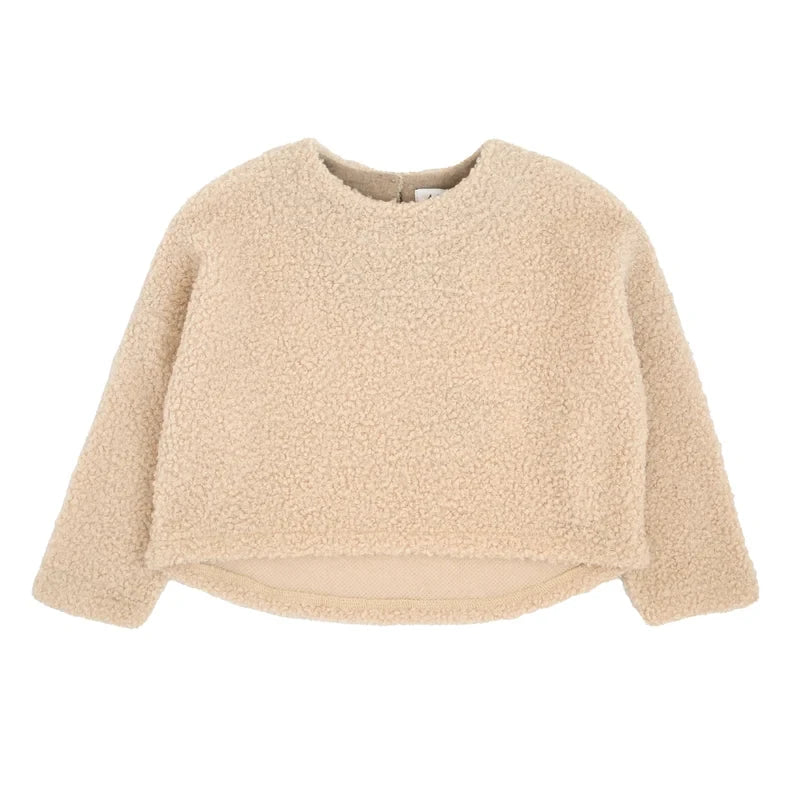 Pierrot Outlet beige teddy trui voor kinderen met ronde hals en een kortere voorzijde voor een trendy look.