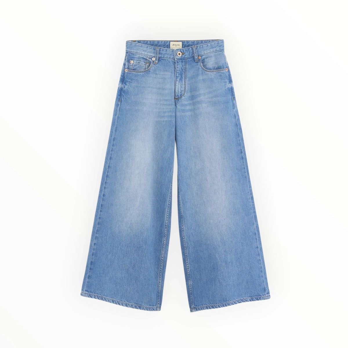 Pierrot Outlet Bellerose wide-leg jeans in lichtblauwe denim met koperkleurige knoopsluiting en steekzakken.
