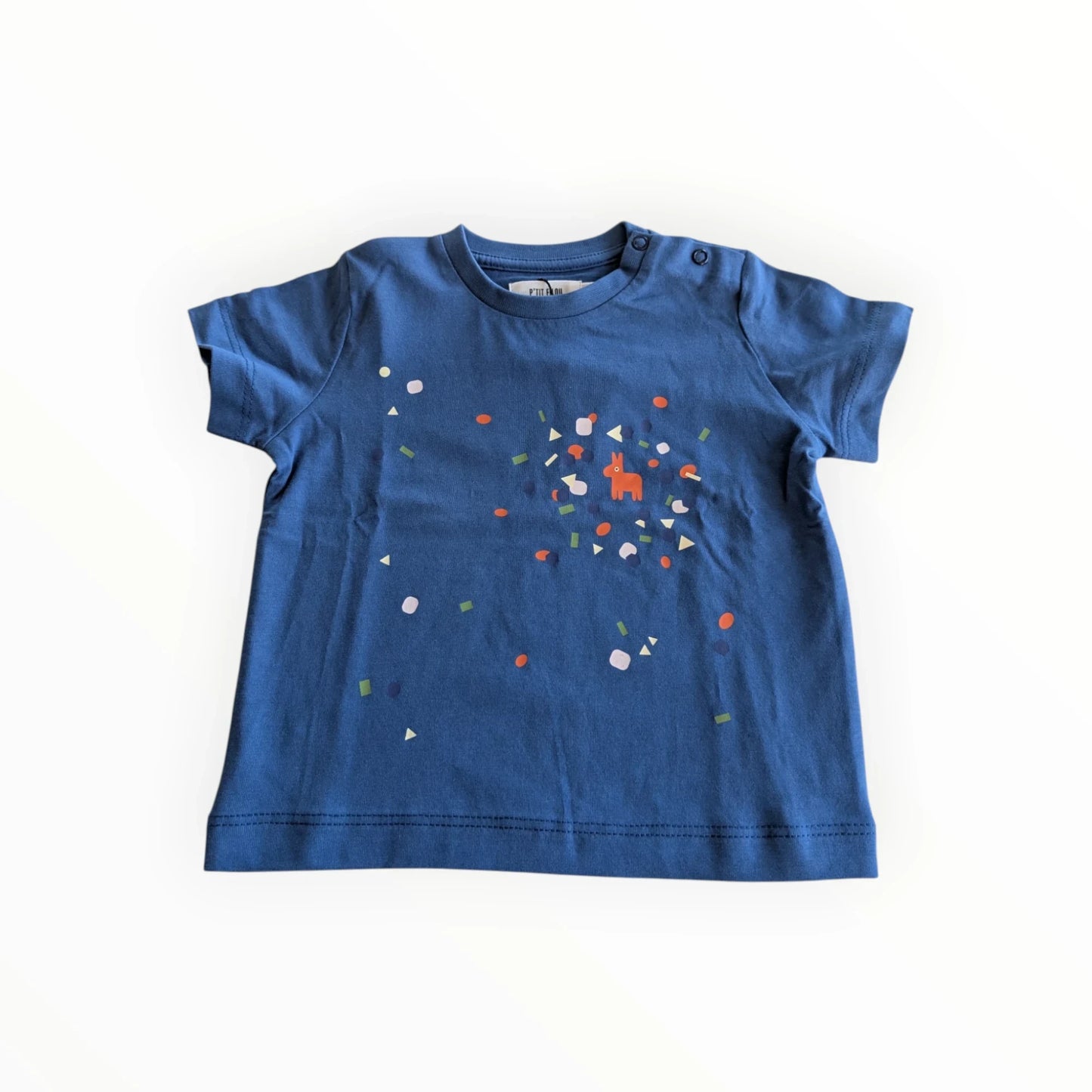 Pierrot Outlet blauw katoenen T-shirt voor kinderen met abstracte confetti print en oranje figuurtje.