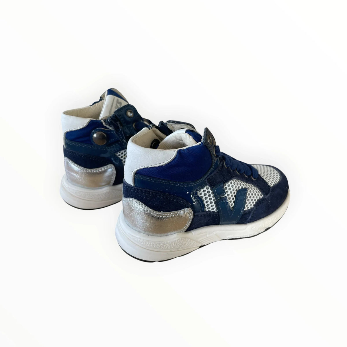 Pierrot Outlet hoge sneakers voor kinderen in blauw, wit en zilver, gemaakt van suède en mesh met ritssluiting.