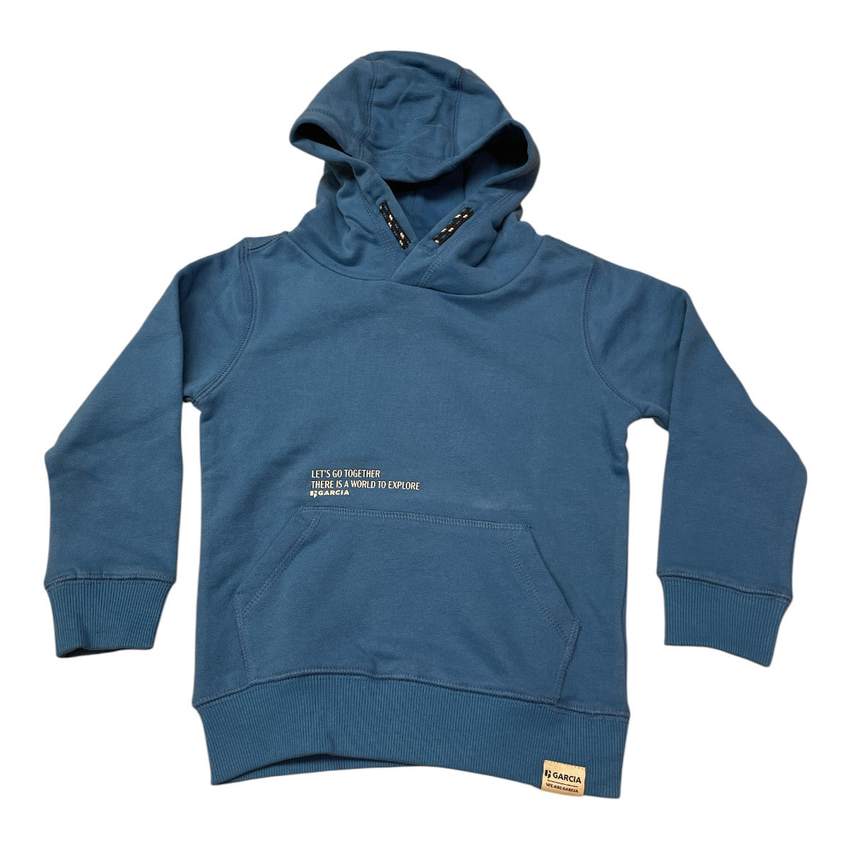 Pierrot Outlet blauwe katoenen kinder hoodie met capuchon, kangoeroezak en tekstprint 'LET'S GO TOGETHER'.