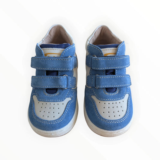 Pierrot Outlet blauwe suède en leren kindersneakers met klittenbandsluiting en perforaties