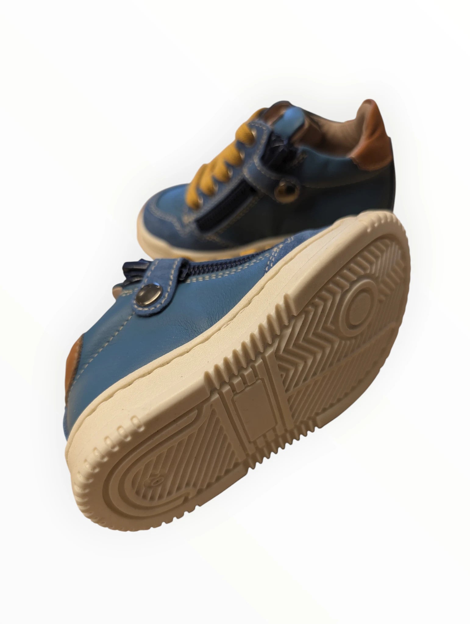 Pierrot Outlet blauwe leren kindersneakers met rits en gele veters, bruine accenten, rubberen zool
