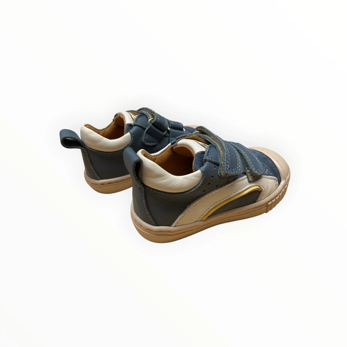 Pierrot Outlet kindersneakers van blauw leer en suède met beige accenten, klittenband en een stevige zool.