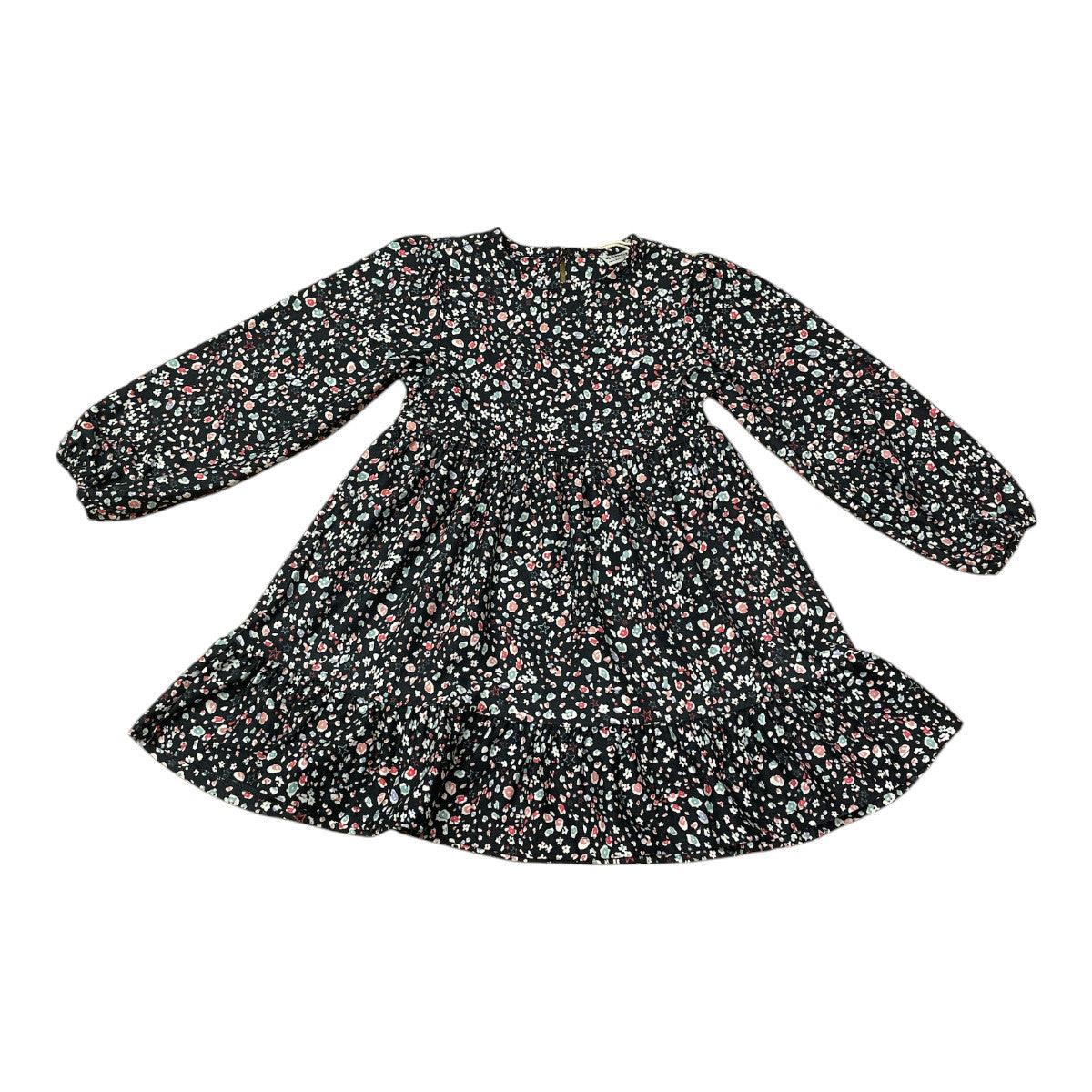 Pierrot Outlet bloemenprint jurk met lange mouwen, ronde hals en elastische taille. Zwart met veelkleurige bloemen.