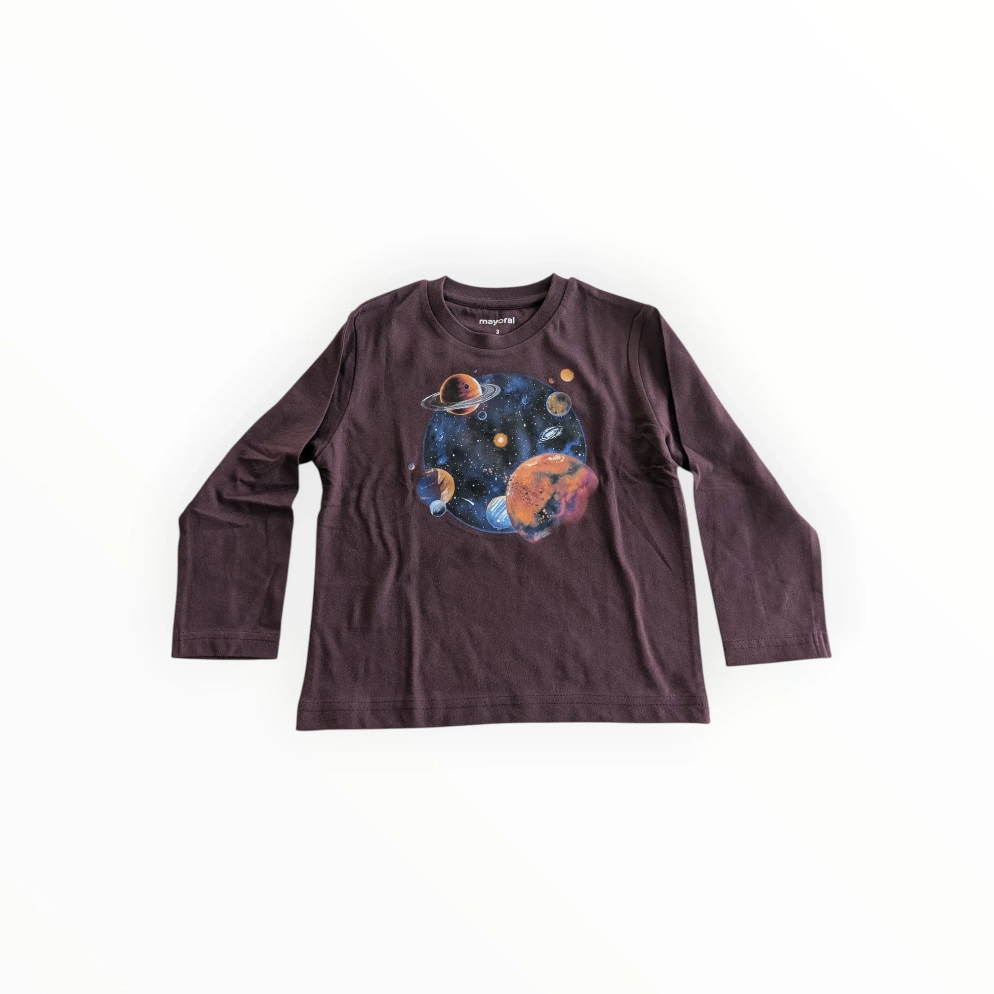 Pierrot Outlet bruin katoenen T-shirt met lange mouwen en ruimteprint met planeten en sterren voor kinderen.