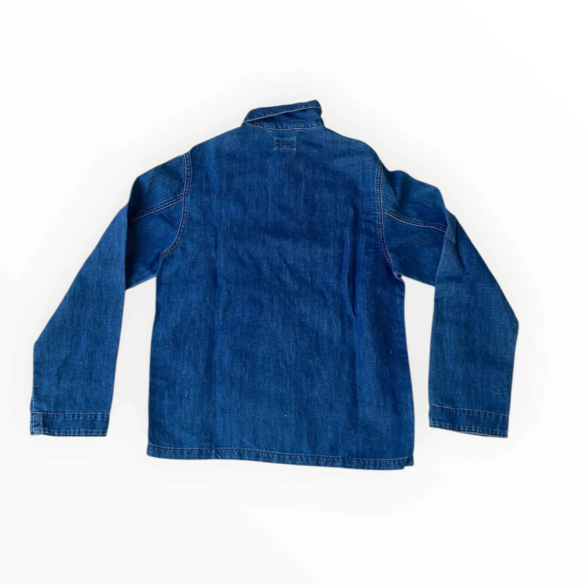 Pierrot Outlet donkerblauw denim overshirt met lange mouwen, achterkant van het robuuste katoenen spijkerhemd.
