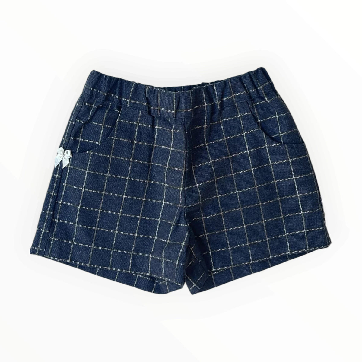 Pierrot Outlet meisjes short in donkerblauw met wit ruitpatroon, elastische tailleband en strikdetail op de zak.