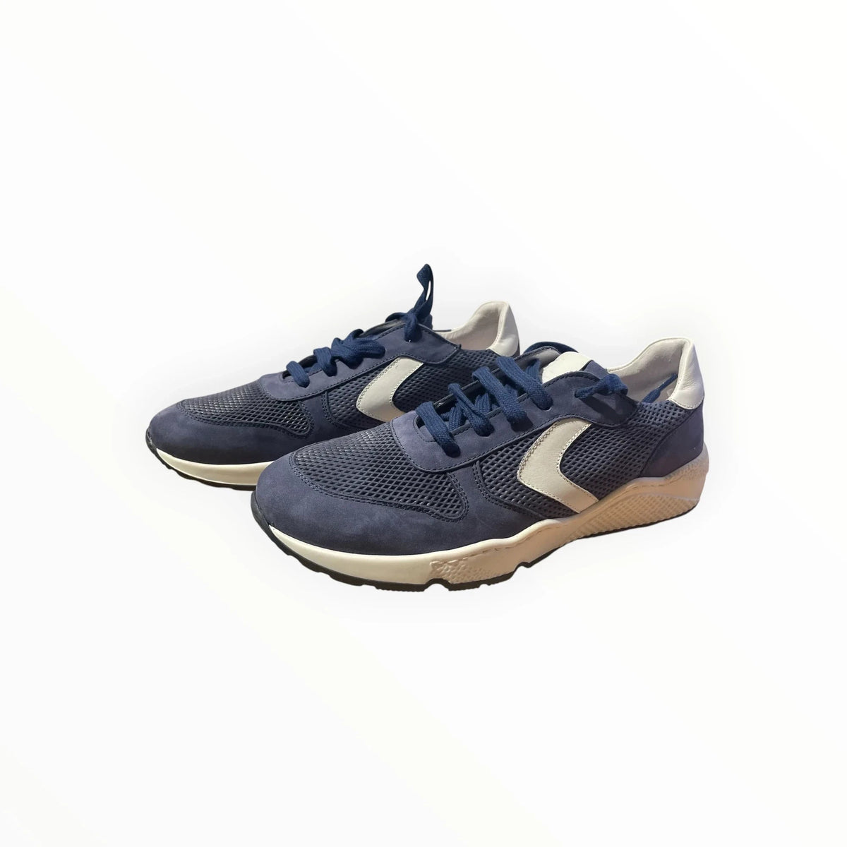 Pierrot Outlet donkerblauwe heren sneakers van suède en mesh met vetersluiting en een lichte dempende zool
