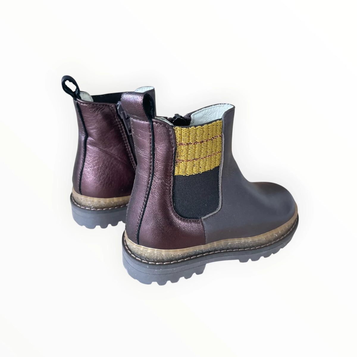 Pierrot Outlet donkerbruine leren enkellaarsjes voor kinderen met metallic hiel, rits en robuuste profielzool.