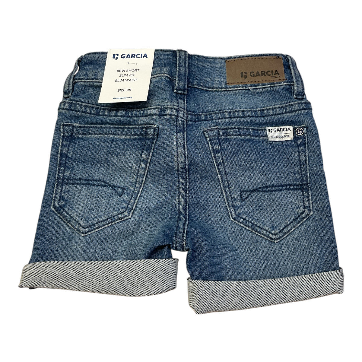 Pierrot Outlet Garcia Jeans denim shorts voor kinderen in klassieke blauwe wassing met omgeslagen broekspijpen en slim fit.