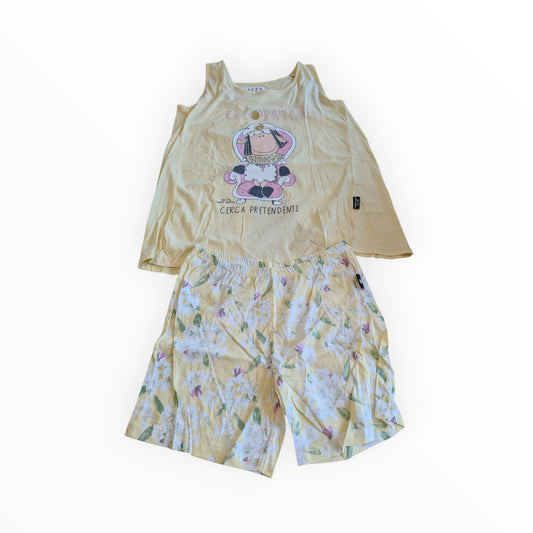 Pierrot Outlet tweedelige pyjamaset met gele tanktop met print en short met bloemenmotief voor dames