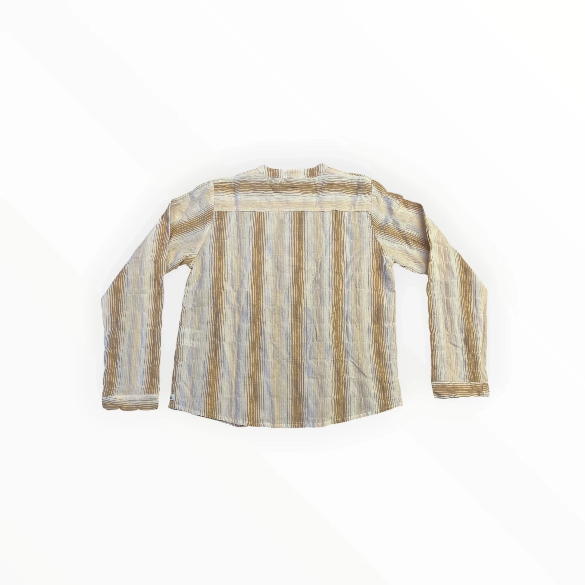 Pierrot Outlet gestreepte lange mouw blouse met knoopjes in beige, bruin en grijs. Gemaakt van een zachte stof.