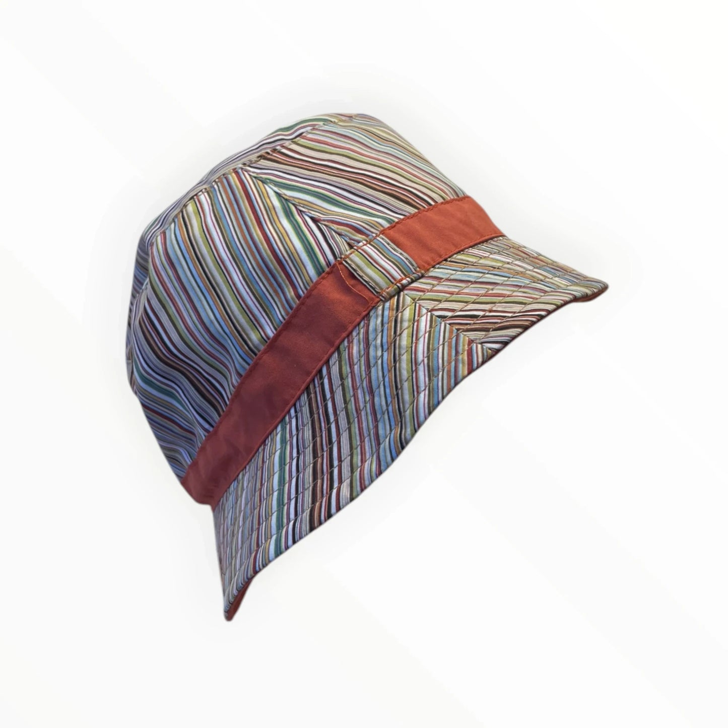 Gestreepte bucket hat van Pierrot Outlet met contrasterende band, gemaakt van hoogwaardige stof.