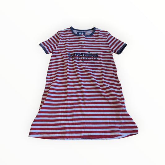 Pierrot Outlet rood-wit gestreepte casual jurk met korte mouwen en Sunshine & love the sea tekstprint