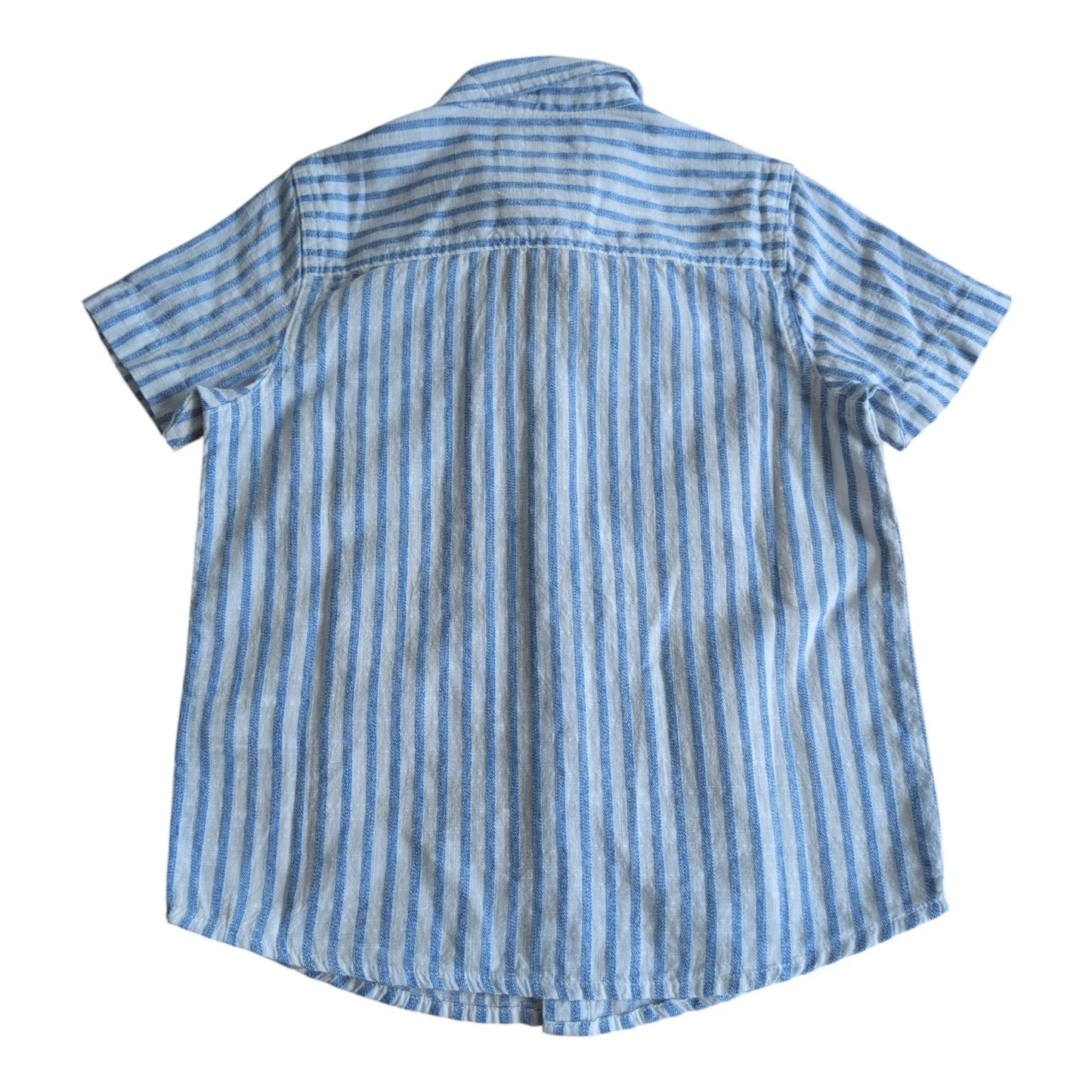 Pierrot Outlet gestreepte korte mouw shirt met blauwe en witte strepen, gemaakt van ademende stof.