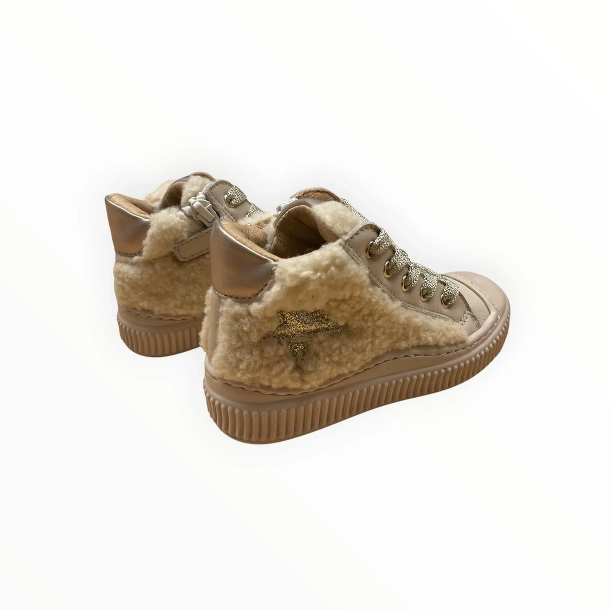 Pierrot Outlet gevoerde hoge sneakers voor kinderen in champagnekleur met sterdetail en zachte teddyvoering