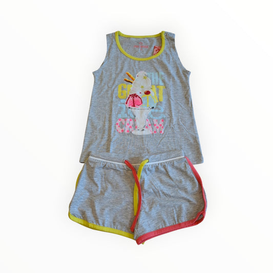 Pierrot Outlet grijze mouwloze pyjamaset voor kinderen met ijscoupe print en kleurrijke gele en koraalrode biezen.