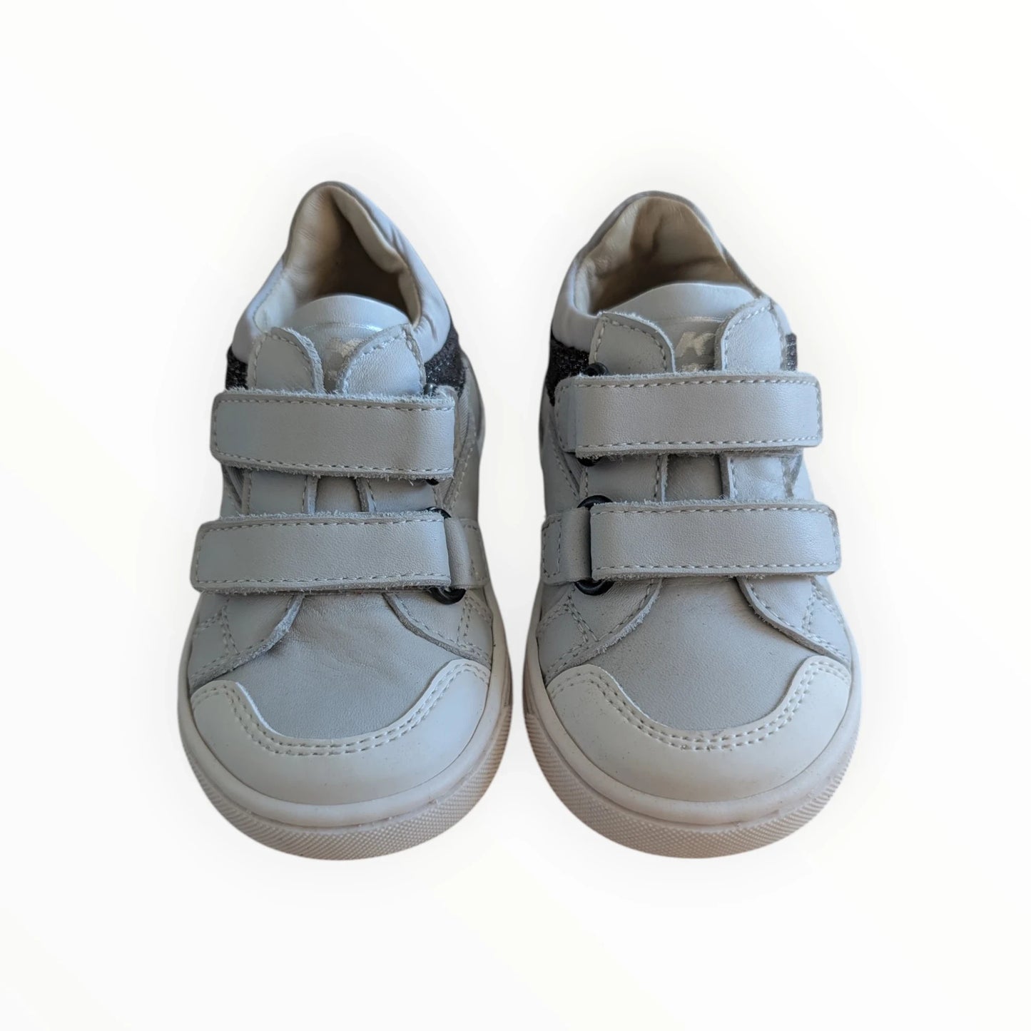 Pierrot Outlet grijze leren kindersneakers met klittenbandsluiting en glitterdetails