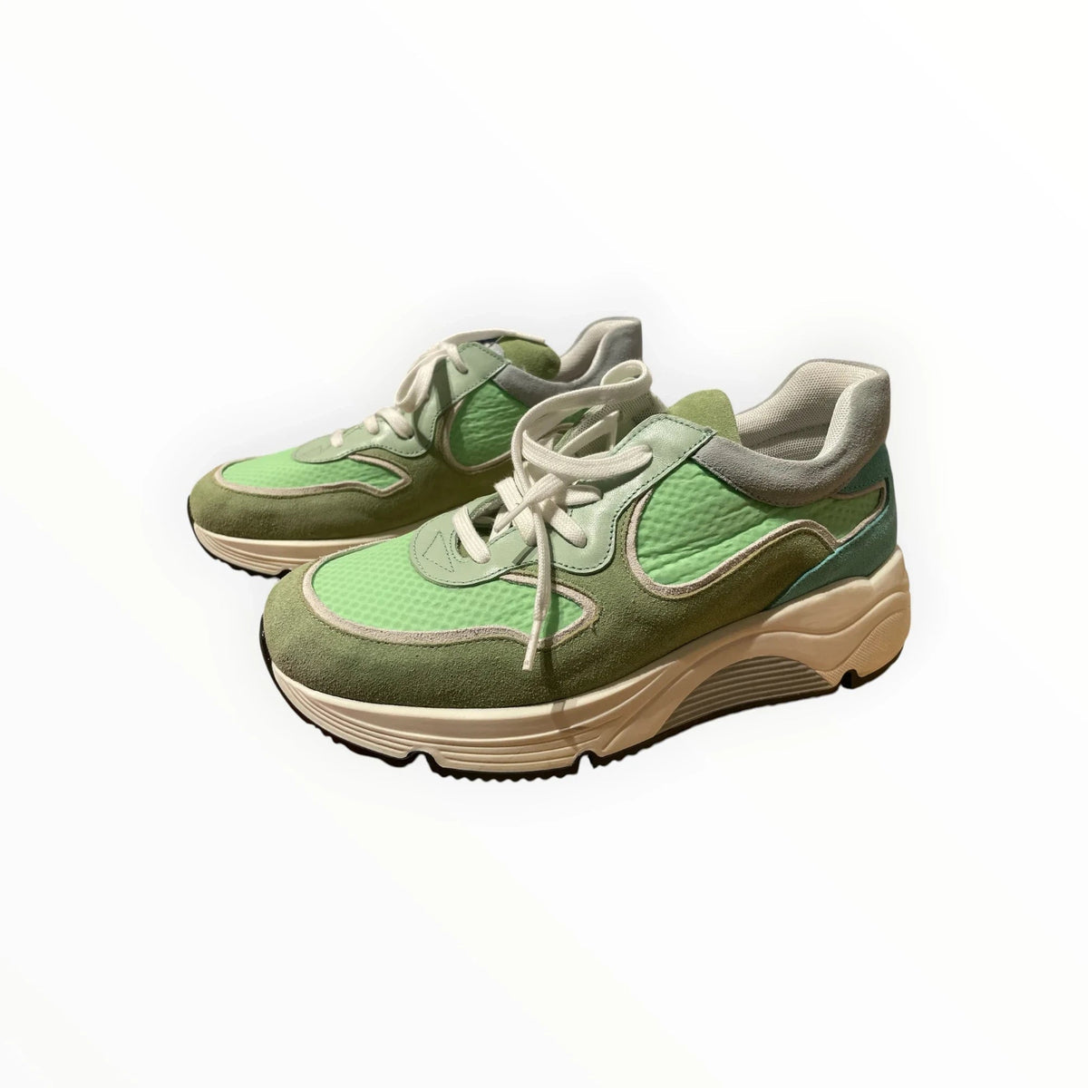 Pierrot Outlet sportieve sneakers in groentinten met suède en textiel, voorzien van veters en een lichtgewicht zool.