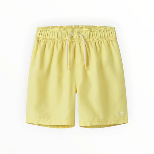 Pierrot Outlet heren zwemshorts in zonnig geel, sneldrogend materiaal, elastische tailleband met trekkoord.