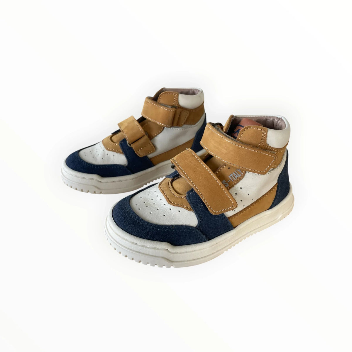 Pierrot Outlet hoge sneakers voor kinderen in blauw, okergeel en wit met handige klittenbandsluiting en stevige zool.