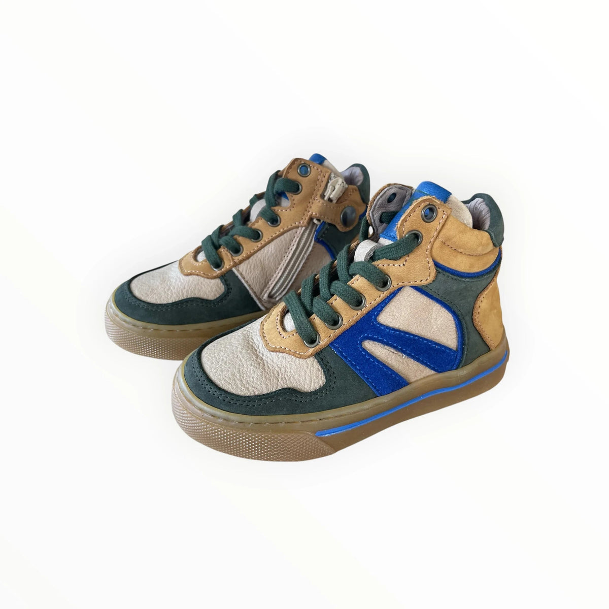 Pierrot Outlet hoge kindersneakers van suède en leer in okergeel, groen en blauw met veters en ritssluiting.