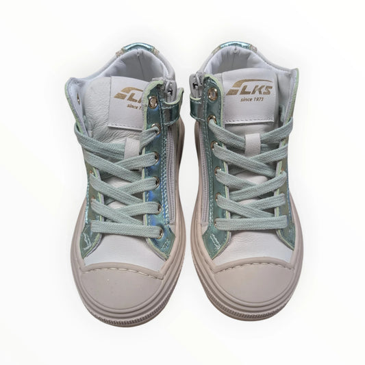 Pierrot Outlet hoge sneakers voor kinderen in crèmekleur met mintgroene en zilveren iriserende accenten, veters en rits.