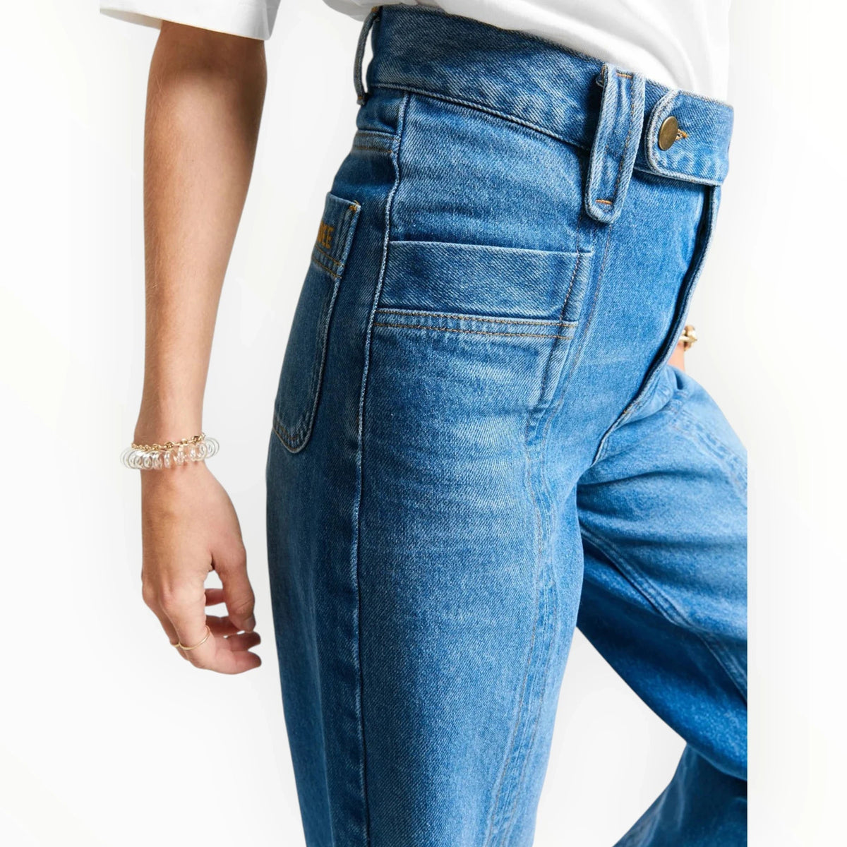 Pierrot Outlet INDEE wide-leg jeans in blauwe denim met hoge taille en opvallende verticale stiknaden aan de voorzijde
