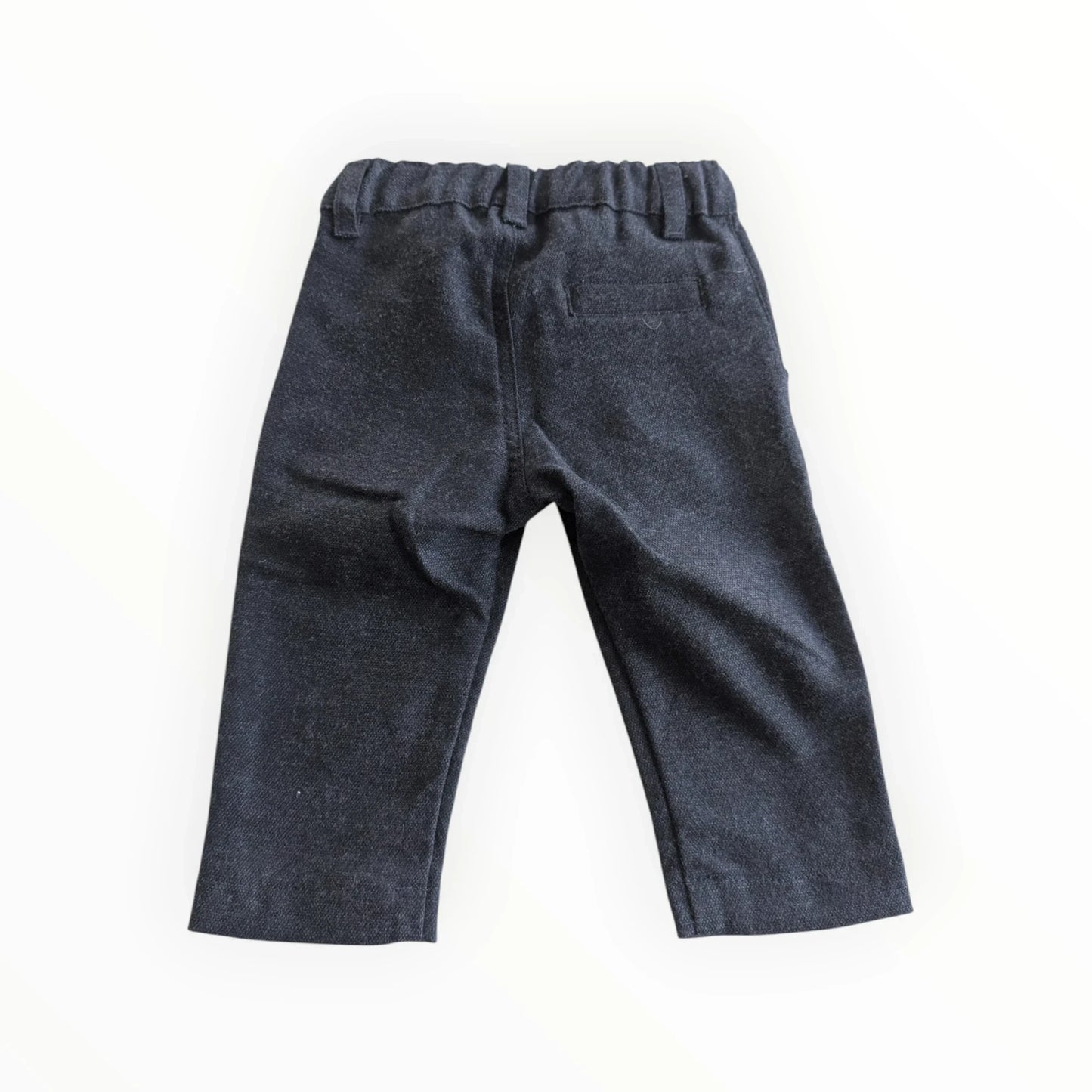 Pierrot Outlet jongens pantalon met elastische tailleband in donkergrijs, met knoop- en ritssluiting en zakken.