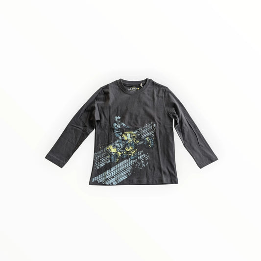 Pierrot Outlet jongens T-shirt met lange mouwen, antracietgrijs, met quad print en bandensporen.