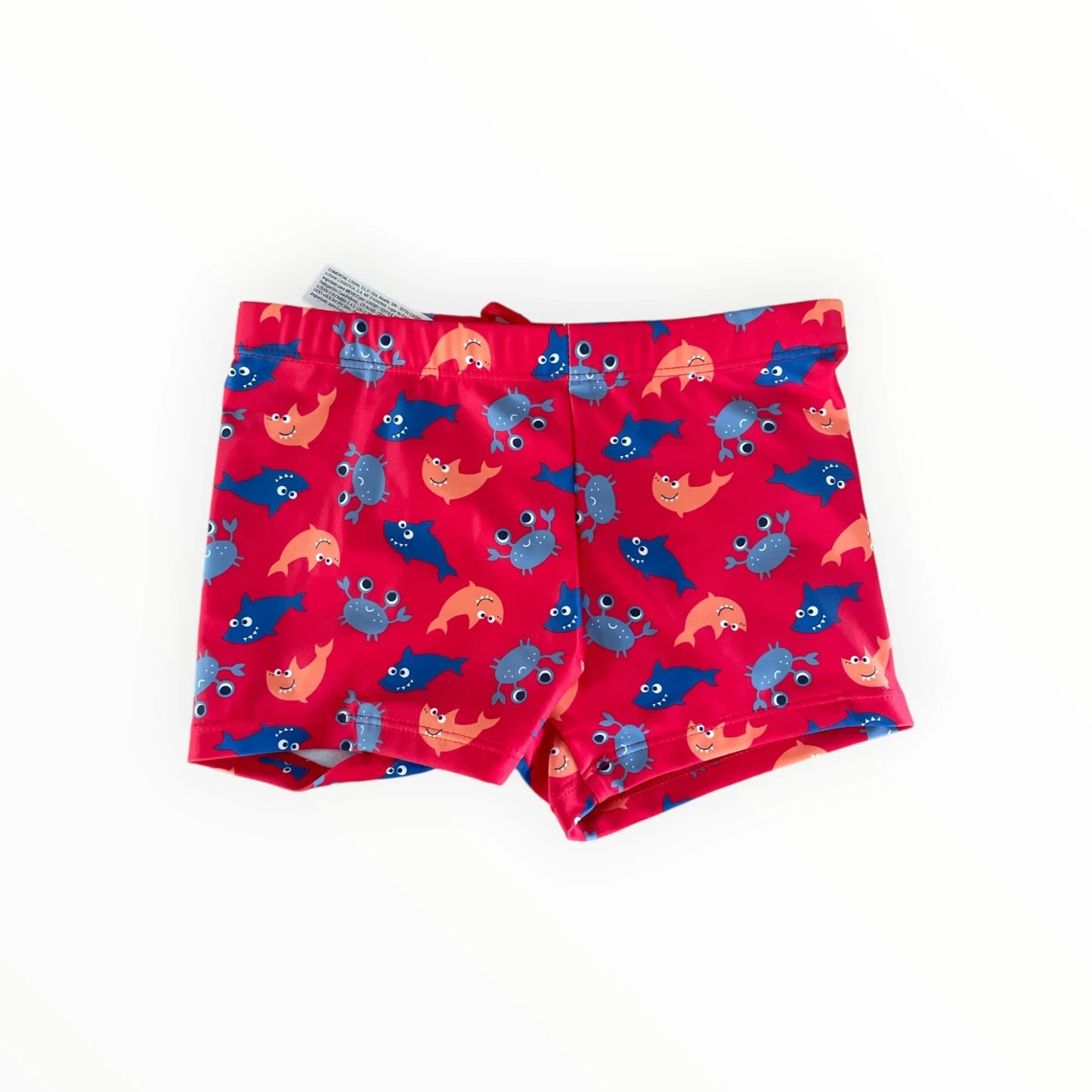 Pierrot Outlet rode zwembroek voor jongens met vrolijke haaien en krabben print, sneldrogend en elastische taille.