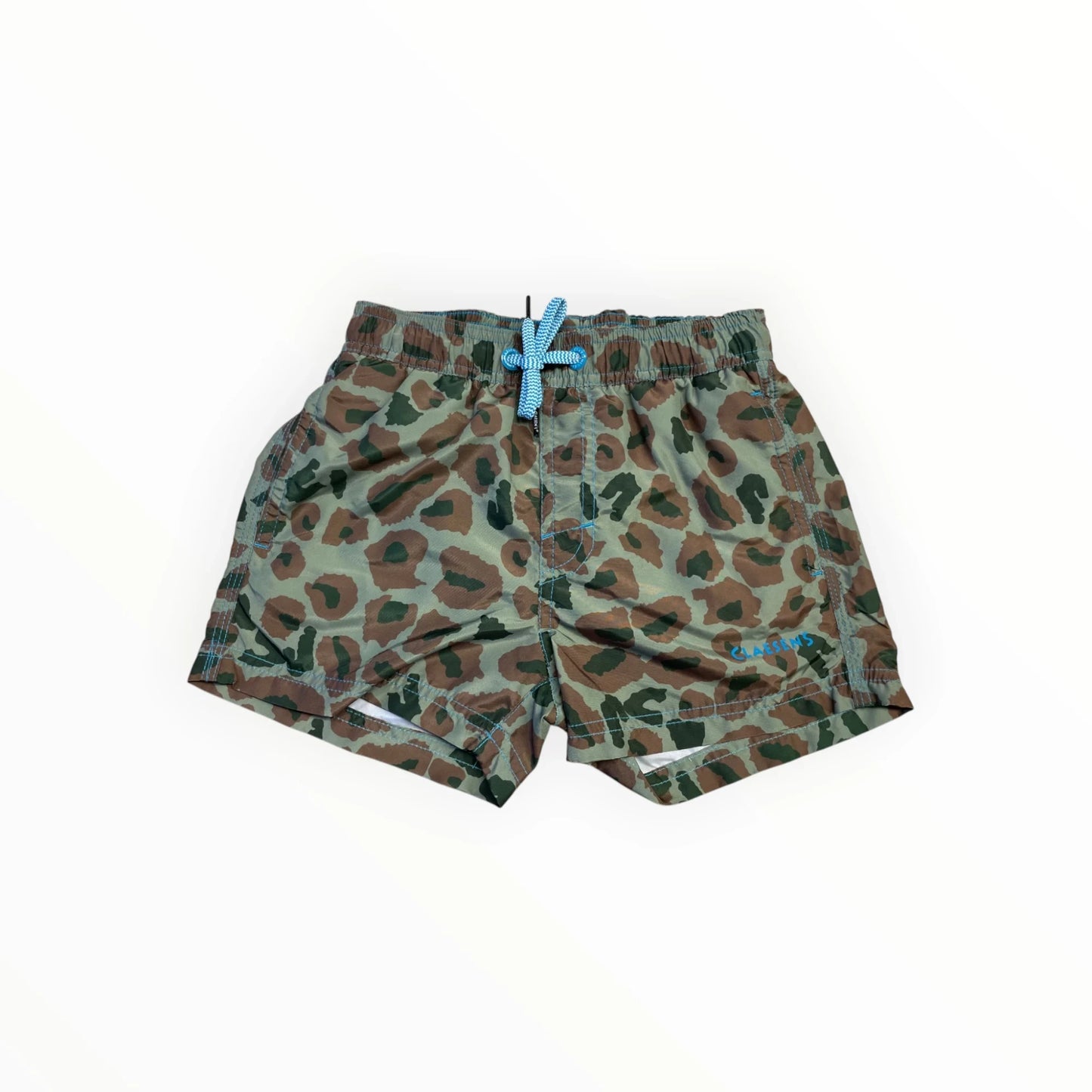Pierrot Outlet jongens zwemshorts met luipaardprint in bruin en groen, sneldrogend materiaal, elastische tailleband met blauw trekkoord.